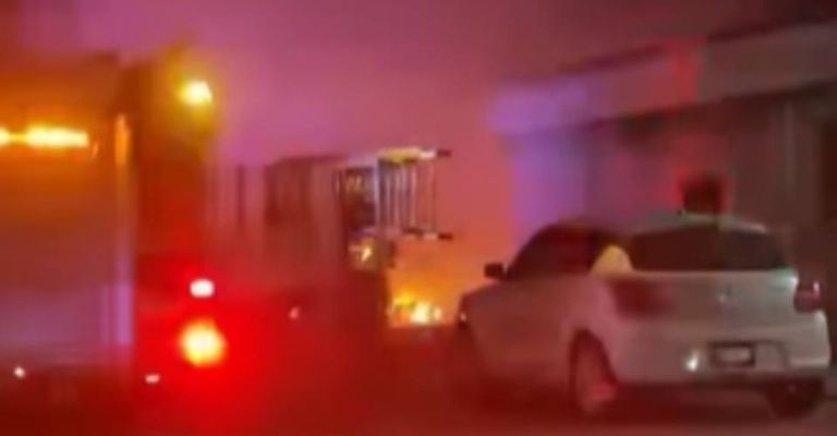 Se incendia vivienda abandonada en la colonia Sochiloa, al surponiente de Ciudad Obregón.