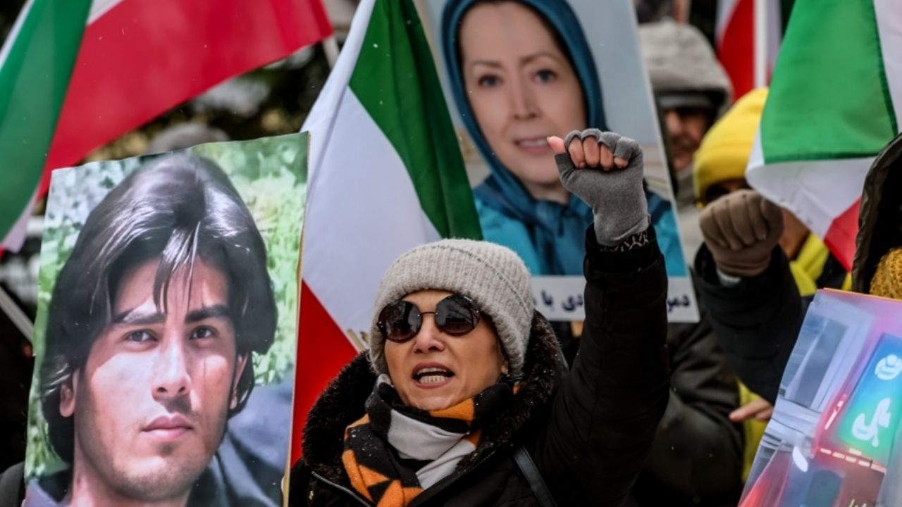 Manifestaciones en Irán contra el Gobierno, en aumento; reportan al menos 12 muertos