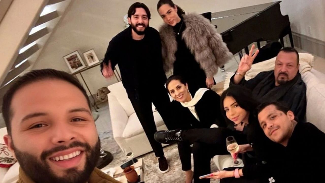 Christian Nodal perdería su fortuna por deudas de Pepe Aguilar; afirman paga todas las cuentas