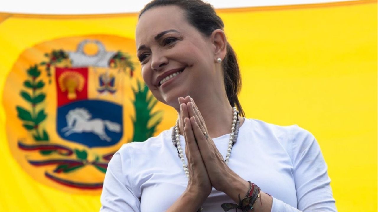 María Corina Machado promete regresar a Venezuela “lo antes posible” tras caída de Maduro