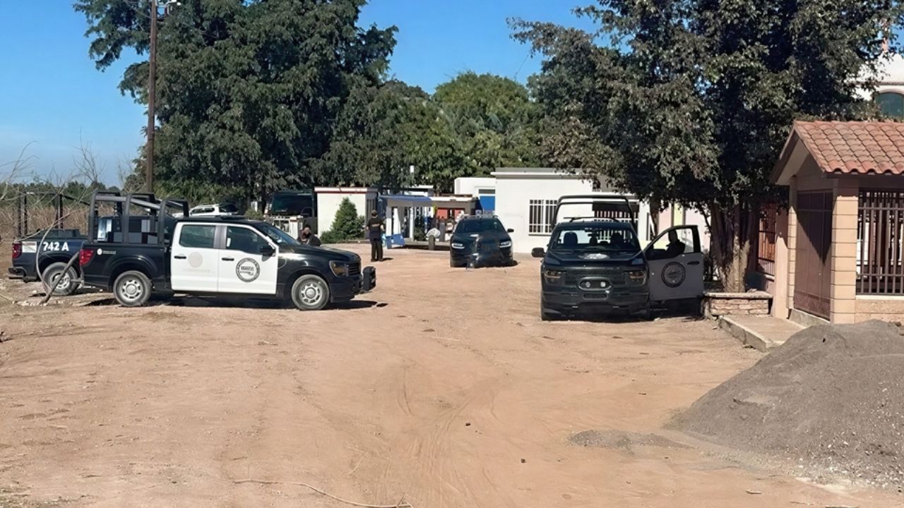 Abandonan cuerpo ‘embolsado’ en panteón de Navolato; lo hallaron en tumba en construcción