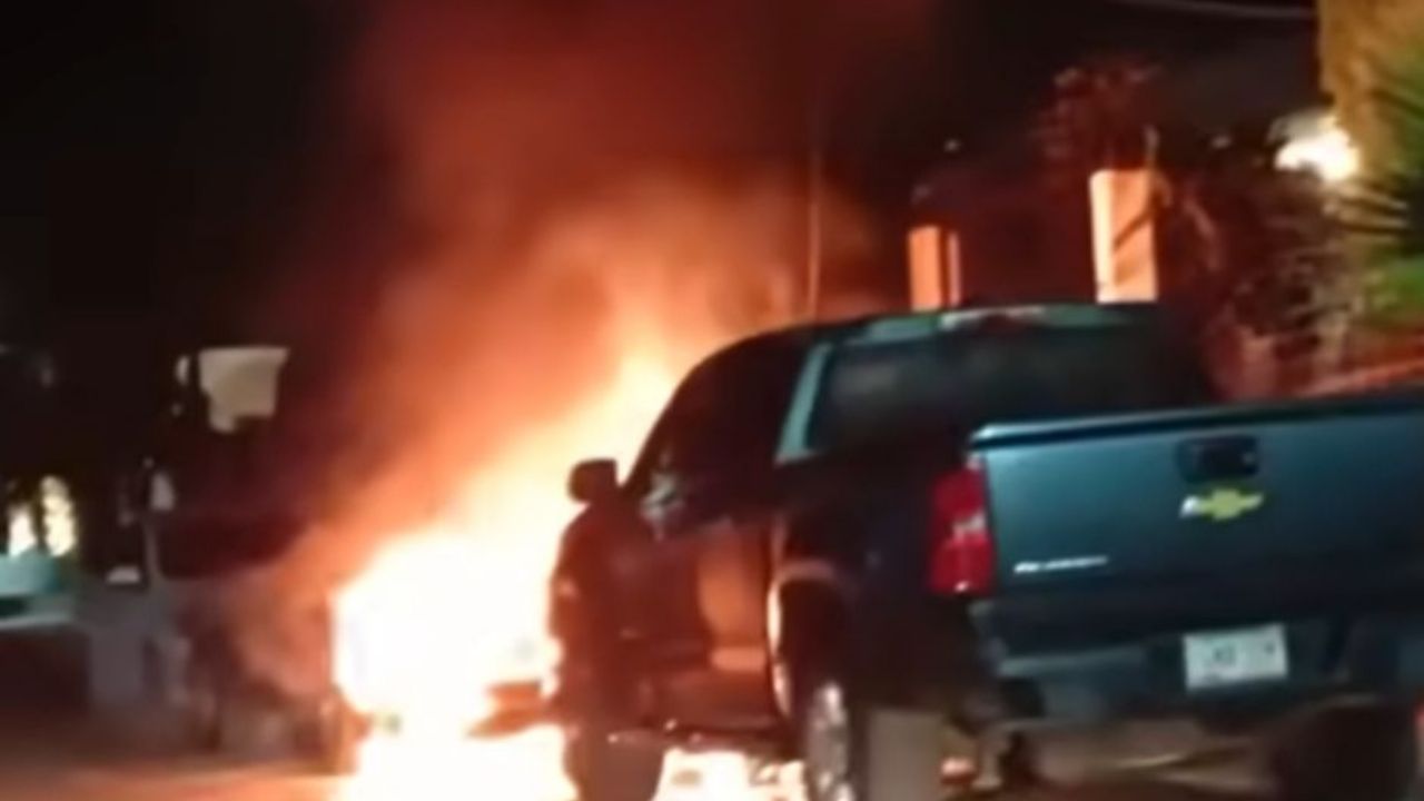 “Por meterse con mujeres casadas”: Incendian vehículo en Guaymas; investigan posible conflicto personal