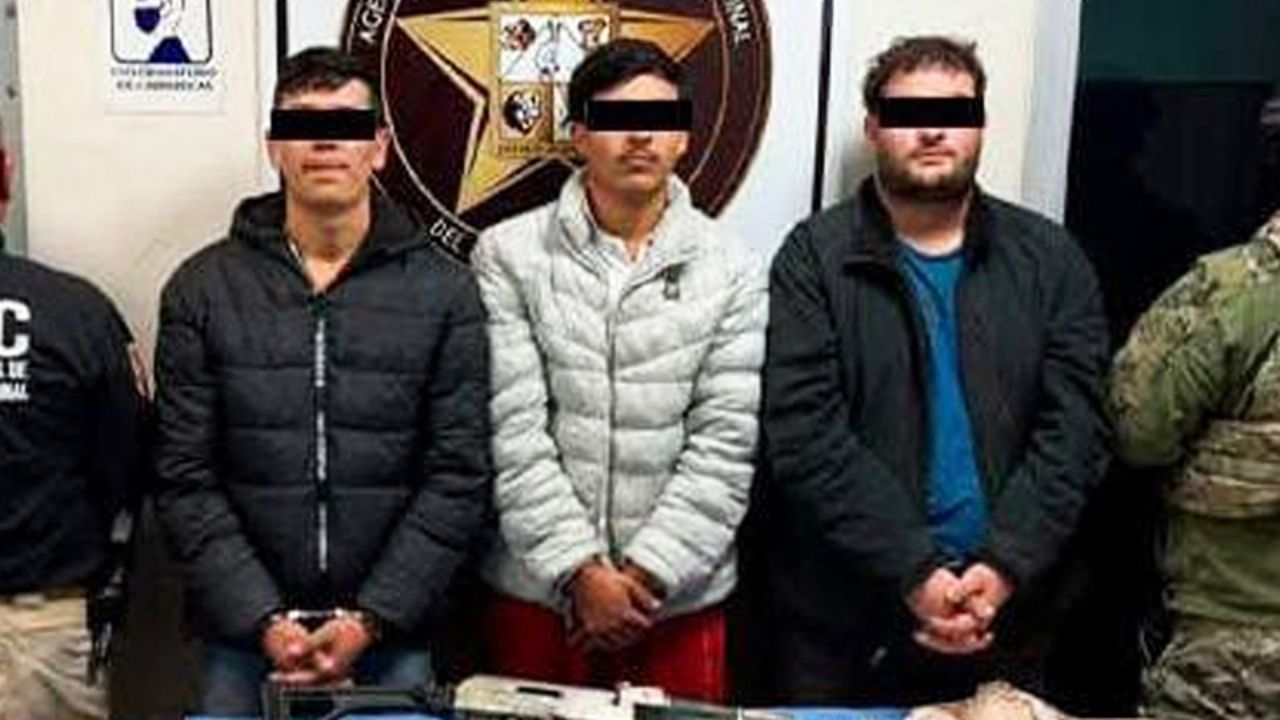 Triple asesinato en Estación Corral: Detienen a tres y decomisan armamento tras siete cateos