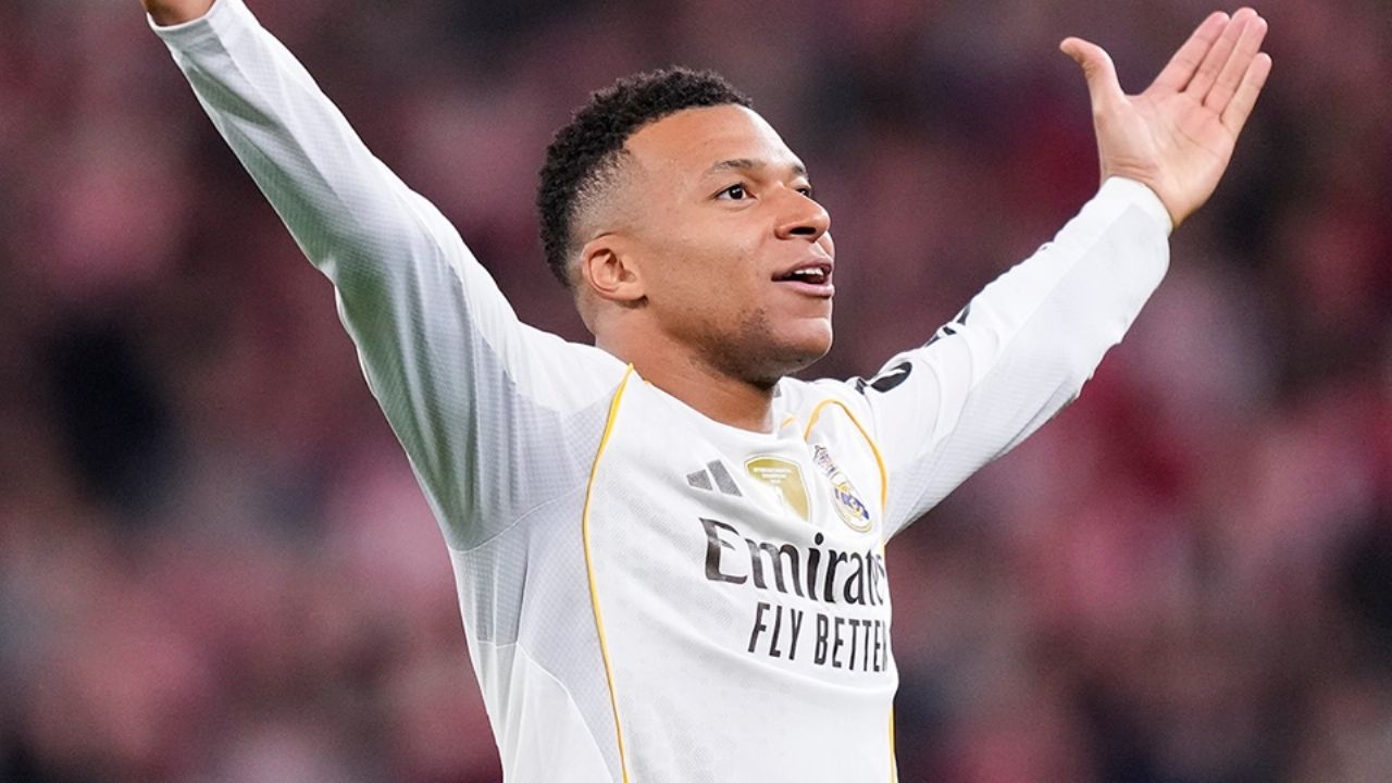 Kylian Mbappé se reintegra al Real Madrid previo a la final de la Supercopa de España ante el Barcelona