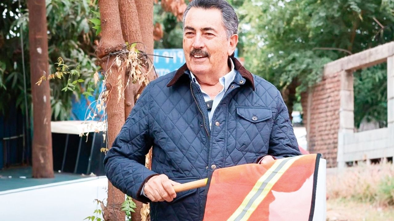 Lamarque Cano da banderazo de inicio a nuevas obras en la colonia Francisco Eusebio Kino