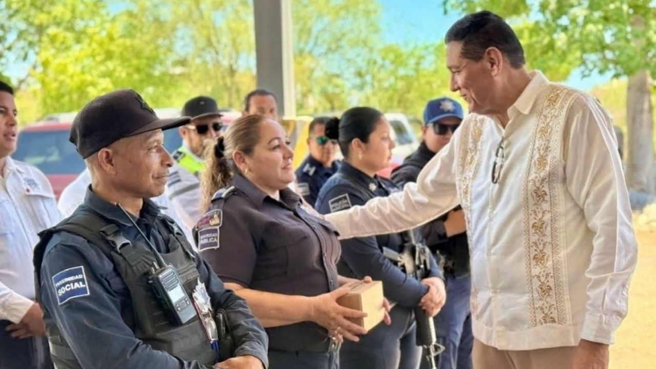 Policías municipales recibirán aumento salarial en Empalme; alcalde analiza propuesta