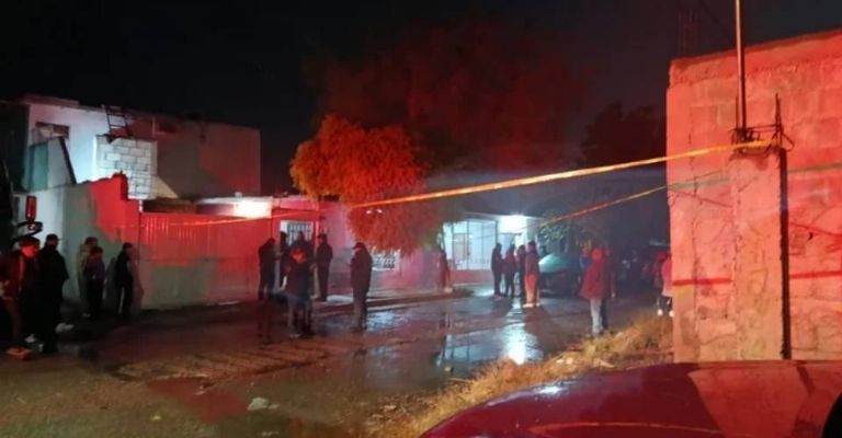 Incendio en un domicilio deja a un hombre muerto en la colonia Las Luisas de Torreón, Coahuila.