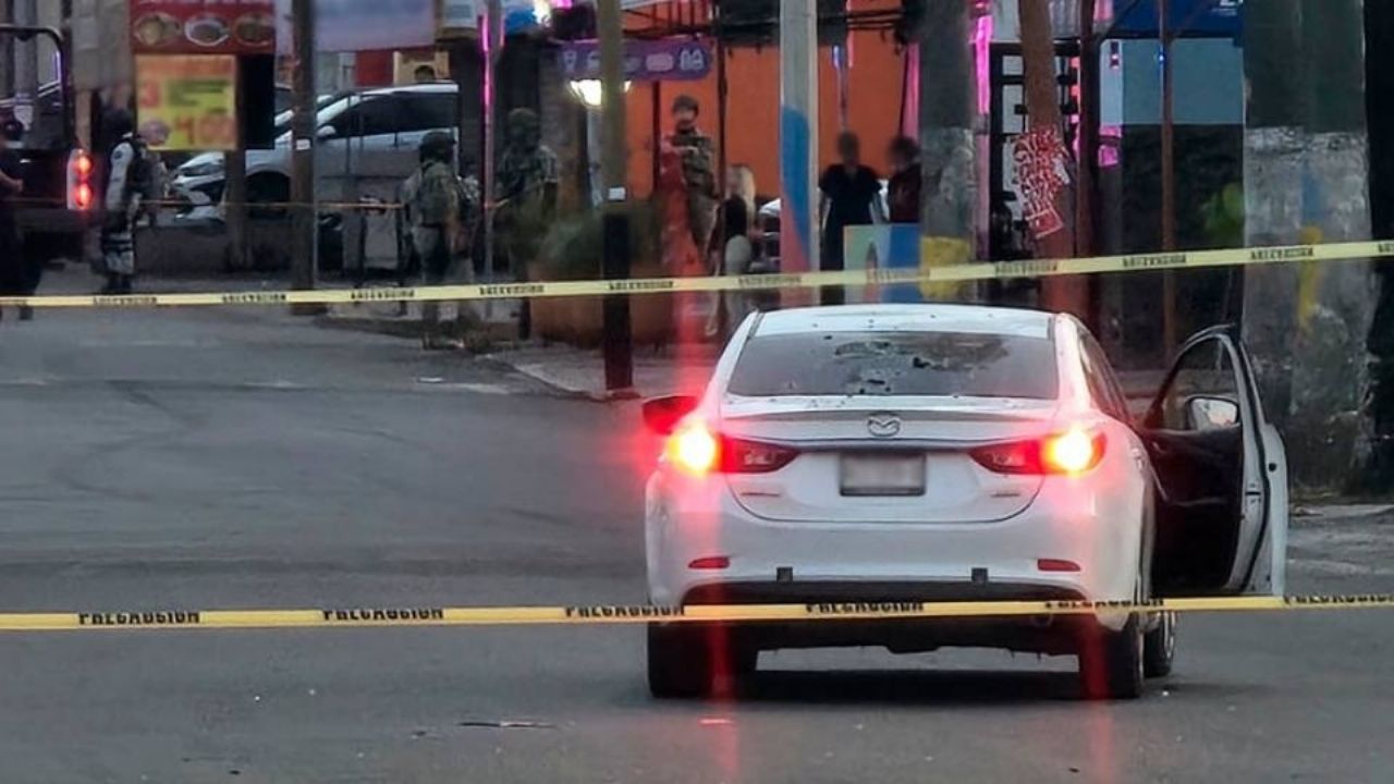 Persecución a balazos acaba con un hombre sin vida y una mujer herida en el norte de Culiacán