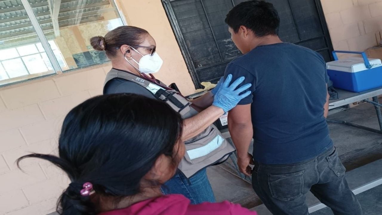 Prevención: Salud Sonora refuerza acciones de vacunación en la población migrante de campos agrícolas