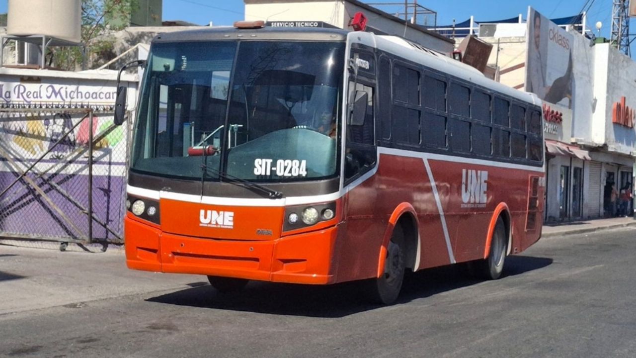 Le tocó las piernas: Detienen a septuagenario por presunto acoso en autobús de Hermosillo