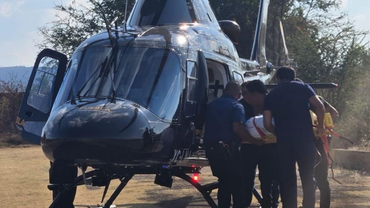 Con un MACHETE, Miguel intenta MATAR a su esposa y suegros en Puebla; los deja graves