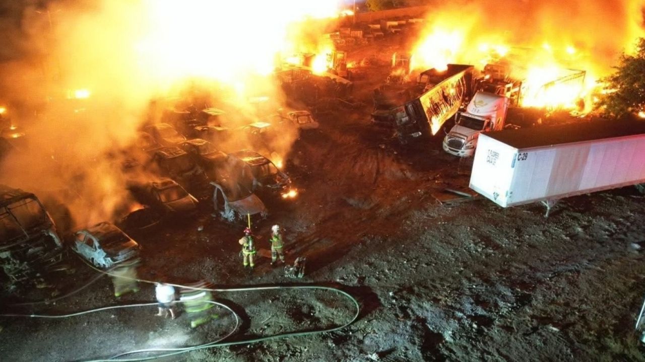 FUERTE explosión e incendio en Mazatlán moviliza a las autoridades; confirman una VÍCTIMA