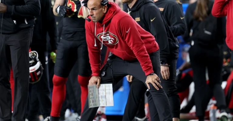 Saleh se desempeñó como coordinador defensivo de los Niners