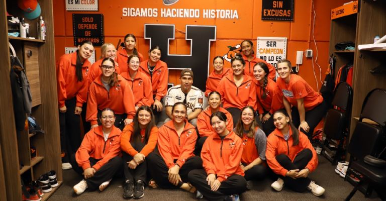 Naranjeros de Hermosillo Softbol ya suda los colores en el Fernando Valenzuela