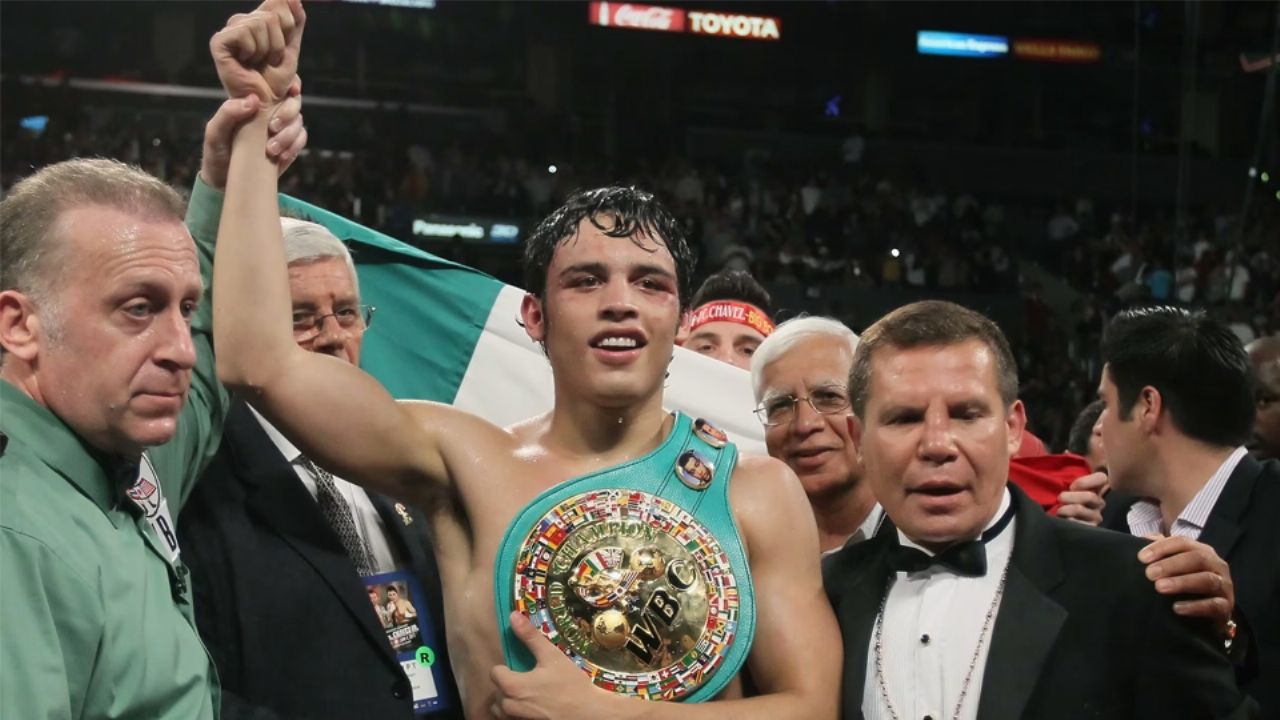 Julio César Chávez Jr. podría buscar un nuevo campeonato antes de su retiro; CMB muestra su respaldo