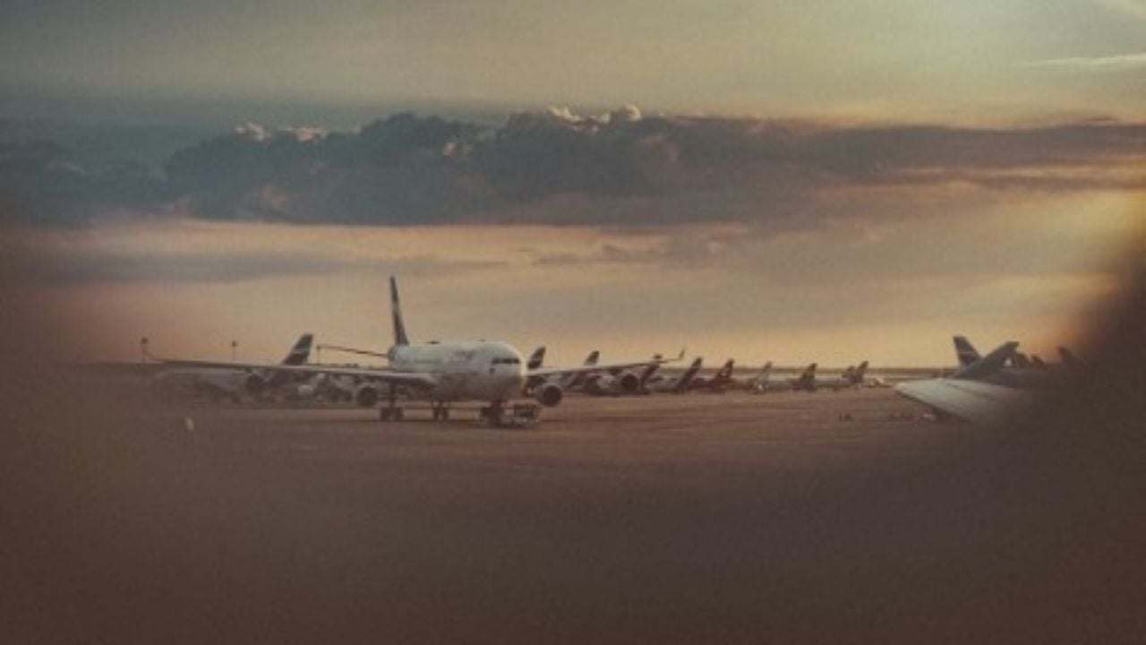 A qué hora bajan de precio los vuelos para ahorrar en tu próximo viaje