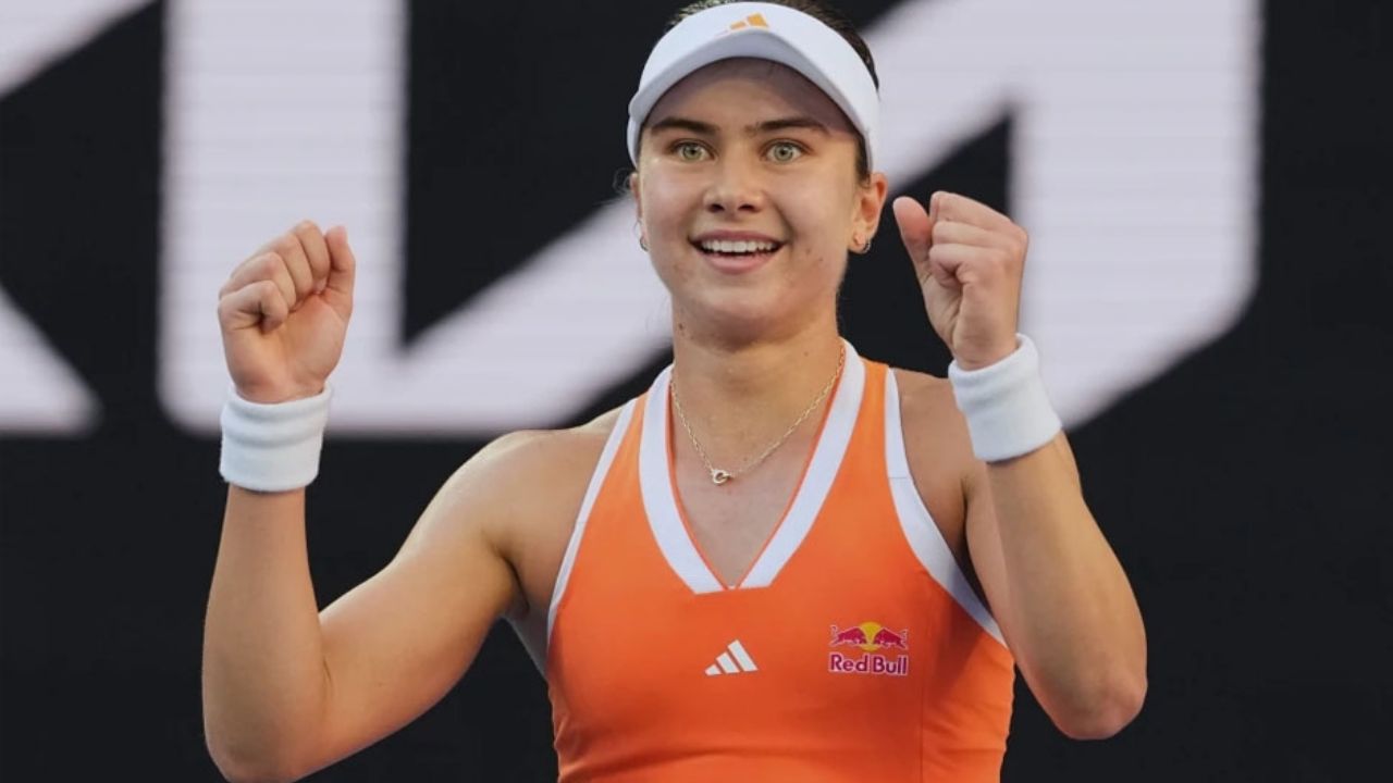 Jovic sigue el consejo de Djokovic y sorprende a Paolini en el Abierto de Australia