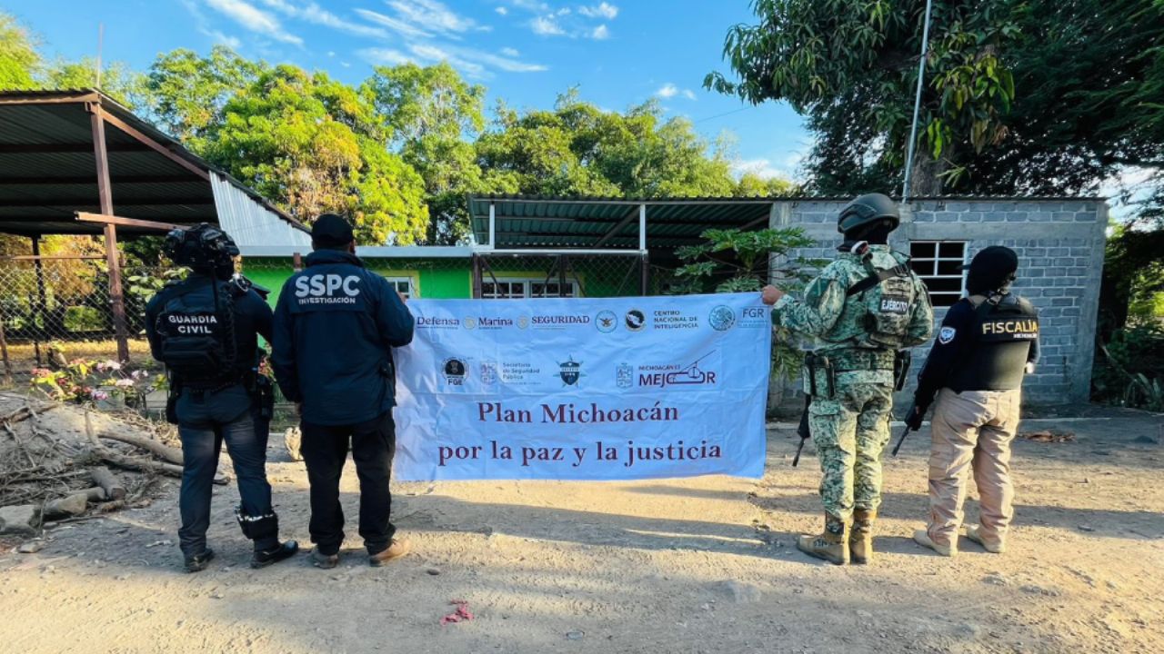 Fiscalía de Michoacán catea 19 inmuebles tras captura del ‘Botox’, exlíder de Los Blancos de Troya