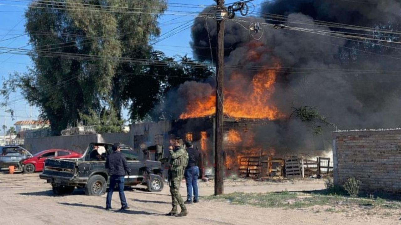 Fuego consume vivienda por completo en San Luis Río Colorado; habitantes lograron evacuar
