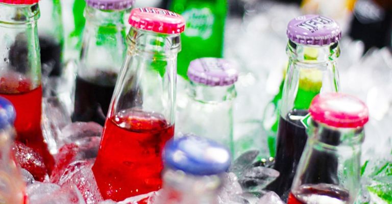 El aumento del IEPS impacta precios de cigarros y bebidas azucaradas, reduciendo ventas