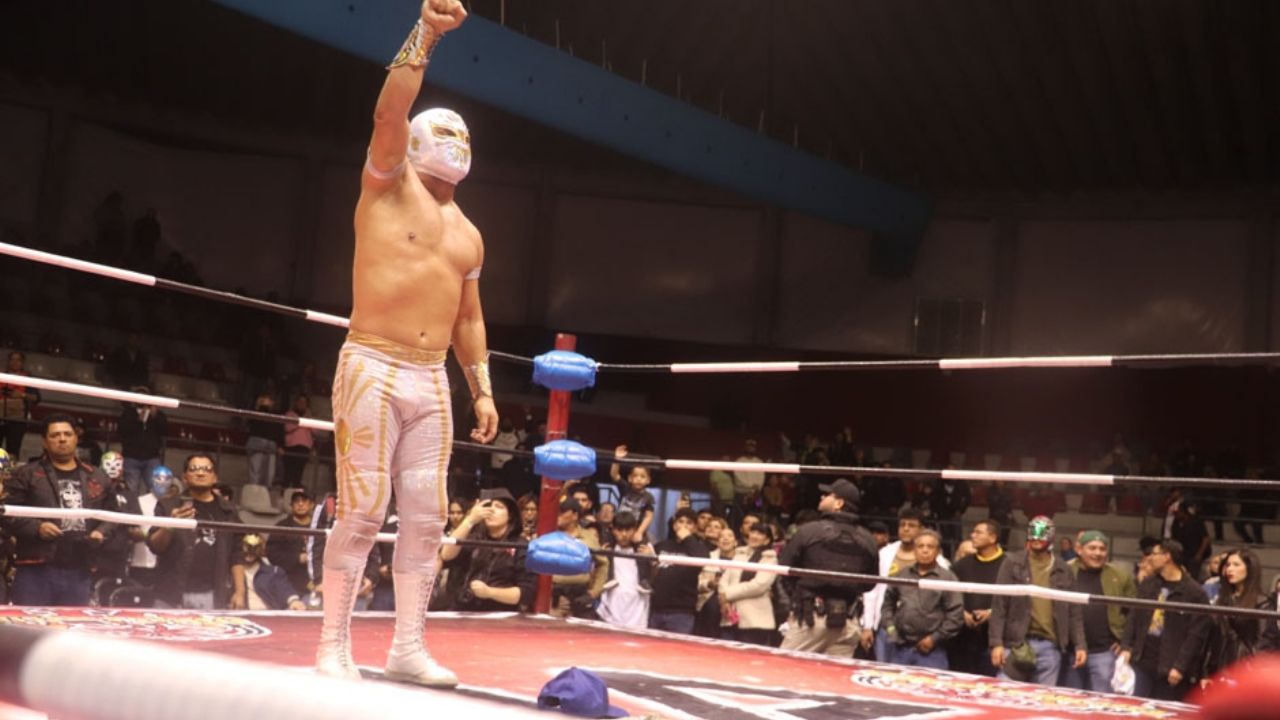 Lucha libre: Místico y Último Guerrero conquistan al público de Ciudad Obregón