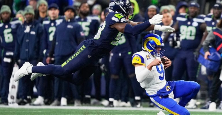 Stafford sufrió con la defensiva de los Seahawks
