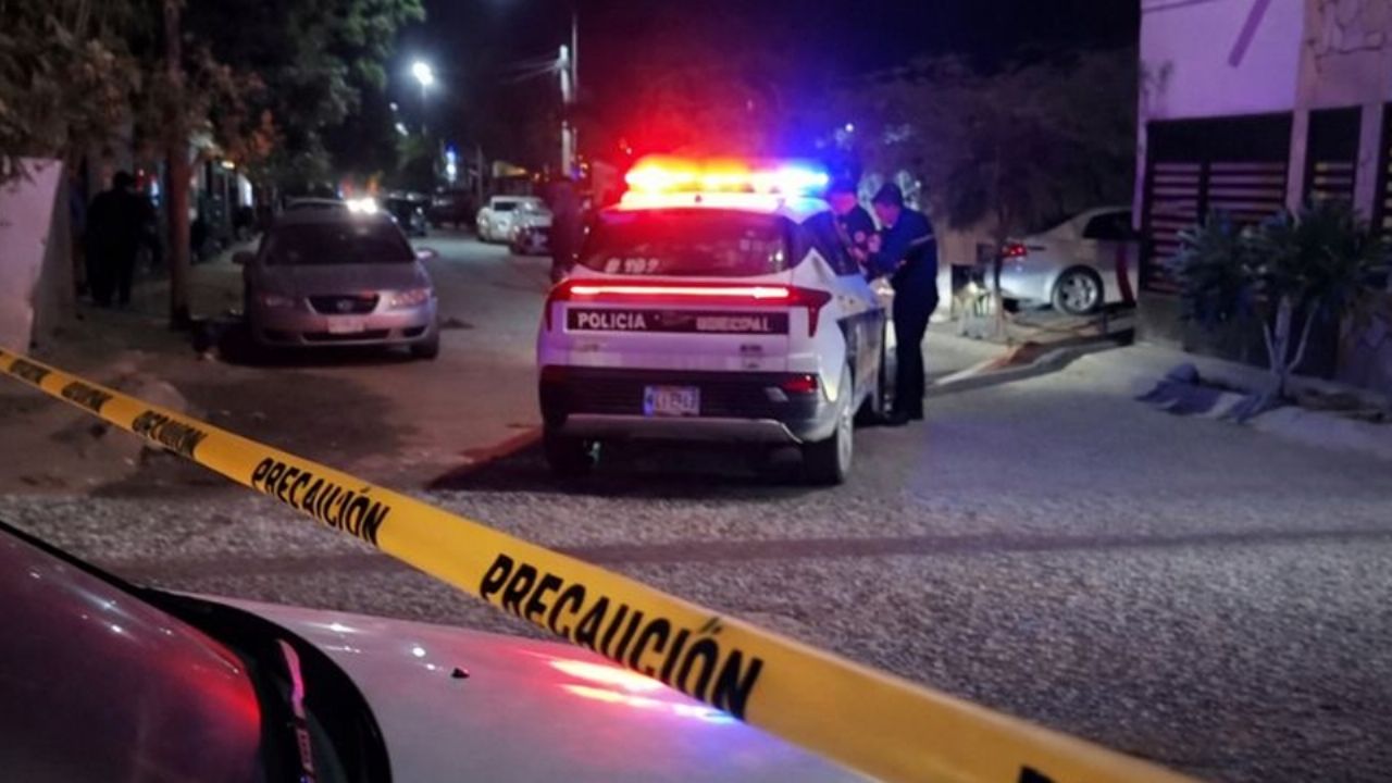 Sicarios ultiman a balazos a hombre en casa de Hermosillo; le colocaron mensaje amenazante