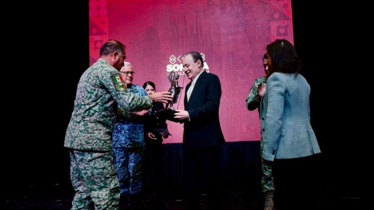 Colegio de la Defensa Nacional reconoce a Alfonso Durazo por resultados del Plan Sonora en el estado