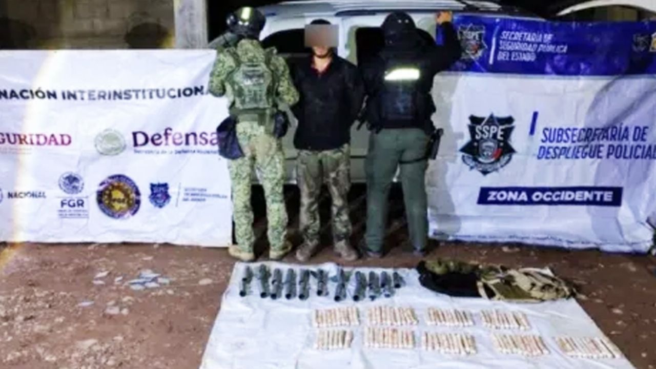 Cae joven de 24 años en posesión de 87 explosivos cerca de los límites de Chihuahua y Sonora