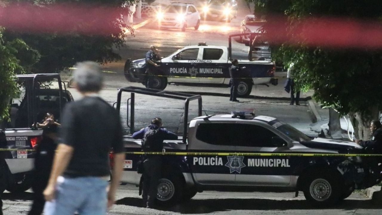 Lo MATARON frente a su hijo: Motosicarios ejecutan a un hombre en vía pública de Guadalupe