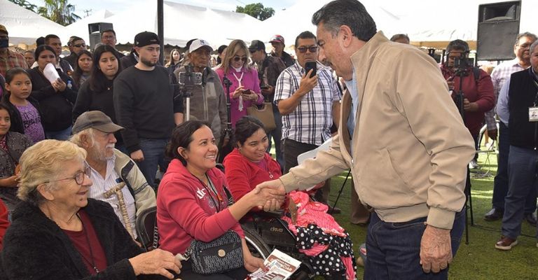 Lamarque Cano toma protesta a Comités de Paz en Cajeme para promover la convivencia pacífica