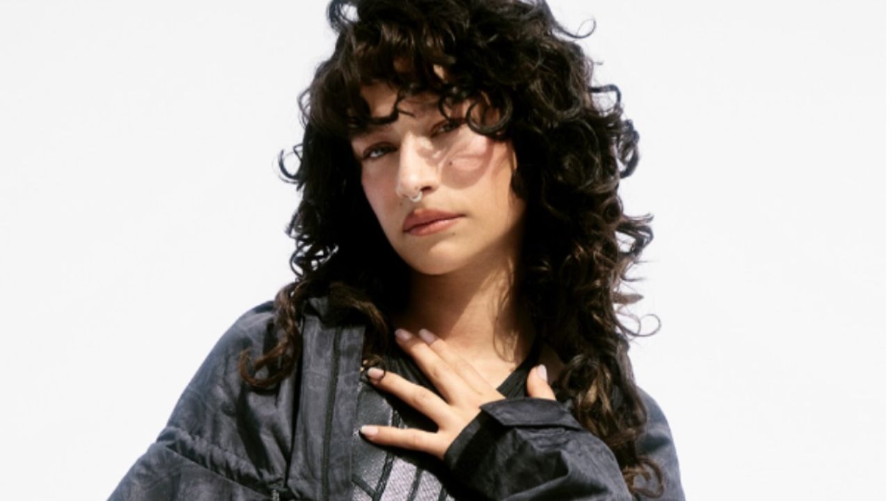 Odessa A’zion da un paso atrás en ‘Deep Cuts’ tras críticas por desplazar actrices latinas