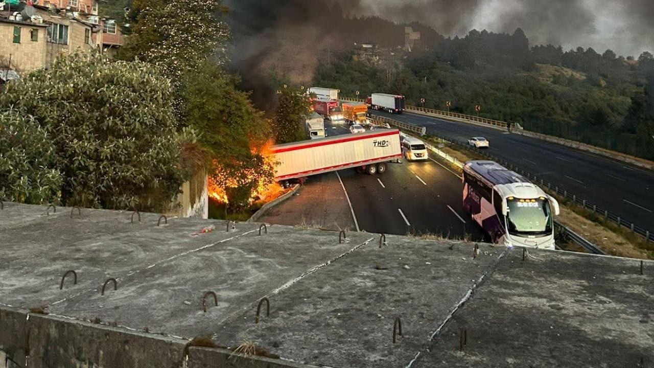 ¿Qué pasó en la autopista México-Toluca HOY? FUERTE accidente moviliza a las autoridades