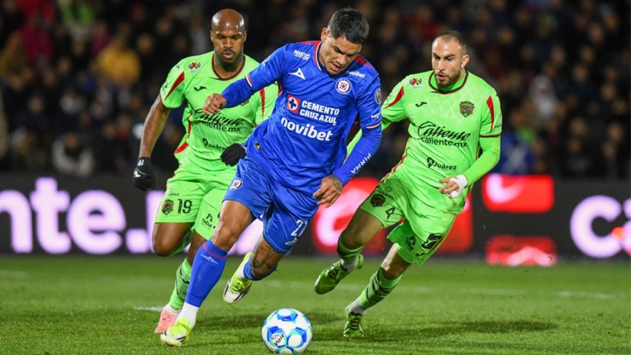 Cruz Azul pasa del dominio al sufrimiento y consigue agónica victoria ante Bravos de Juárez