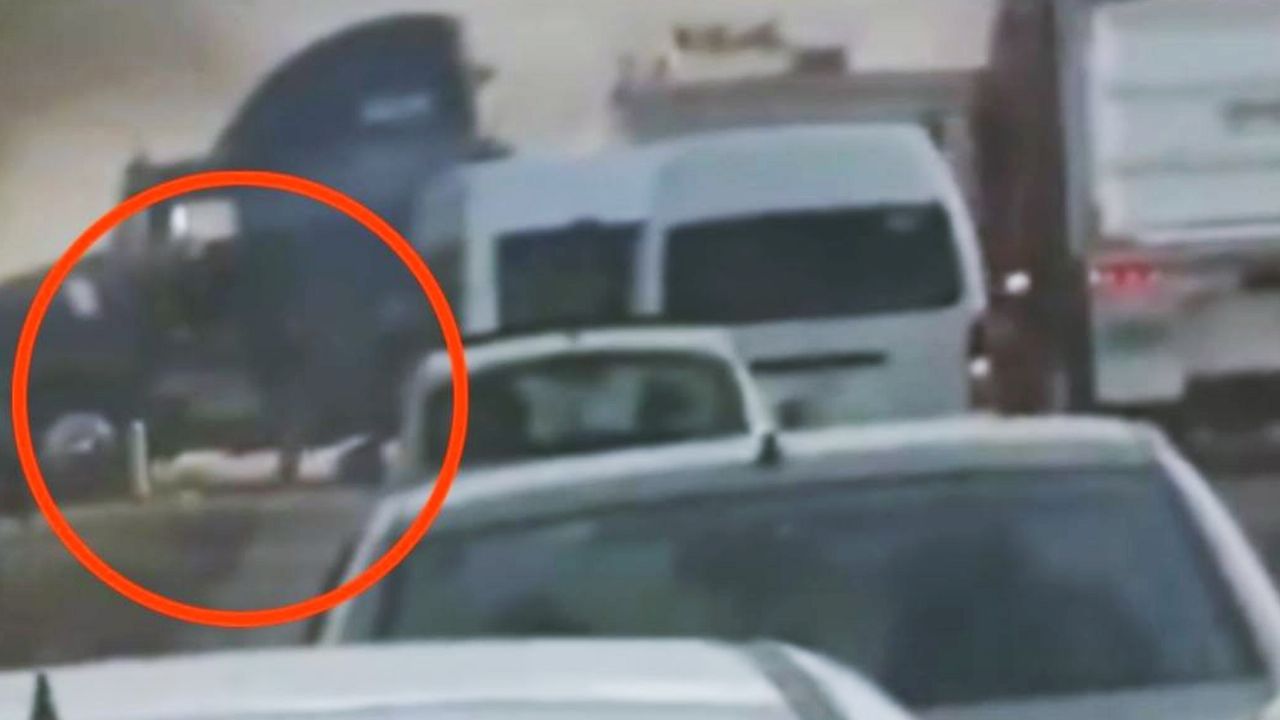 Buscan a trailero que atropelló y arrastró a otro chofer en la carretera Toluca – Atlacomulco