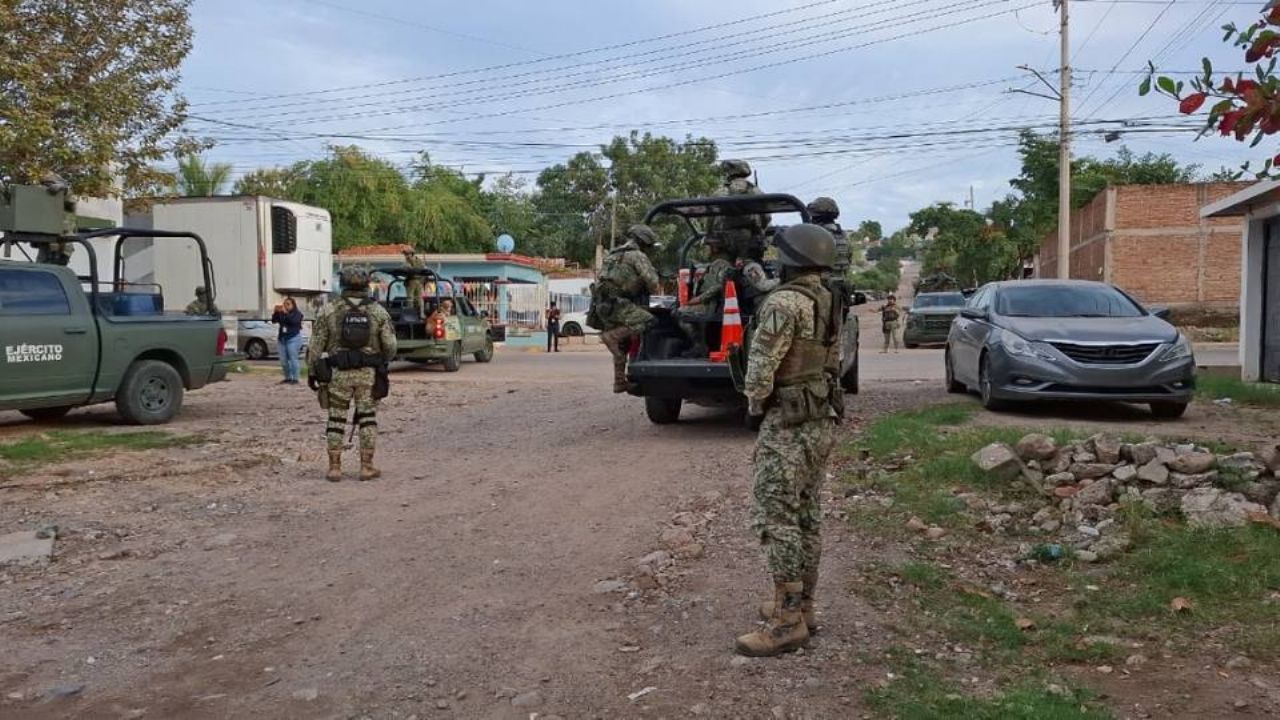 Motosicarios dan alcance a joven conductor y lo atacan a balazos en calles del sur de Culiacán