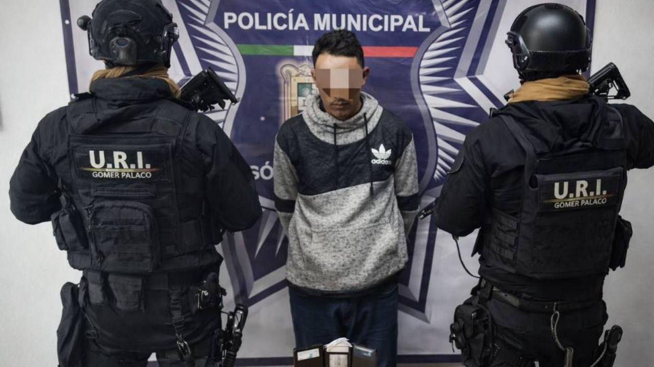 Arrestan a presunto asaltante en Gómez Palacio; amagó a encargada de tienda de conveniencia