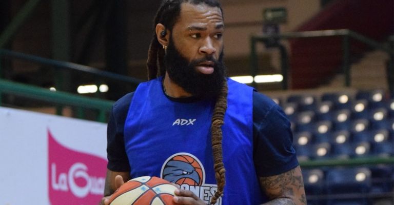 Moss estaría reforzando el cuadro interior 