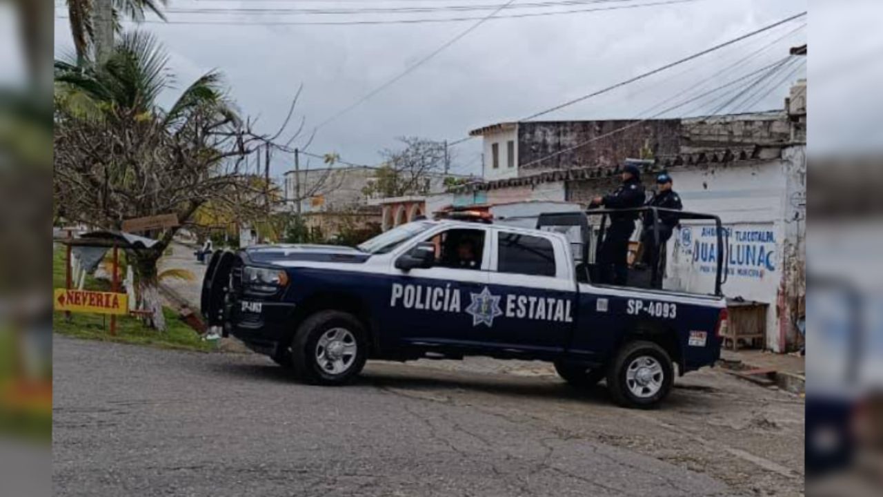 Hombres armados privan de su libertad a mecánico durante pleno acto cívico en escuela de Veracruz