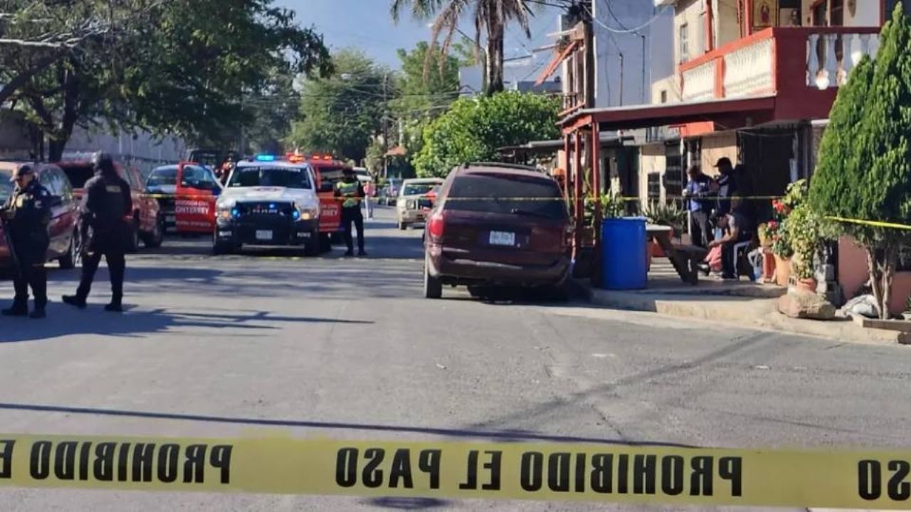 Septuagenario realizaba labores de mecánica y murió aplastado por su camioneta en Monterrey