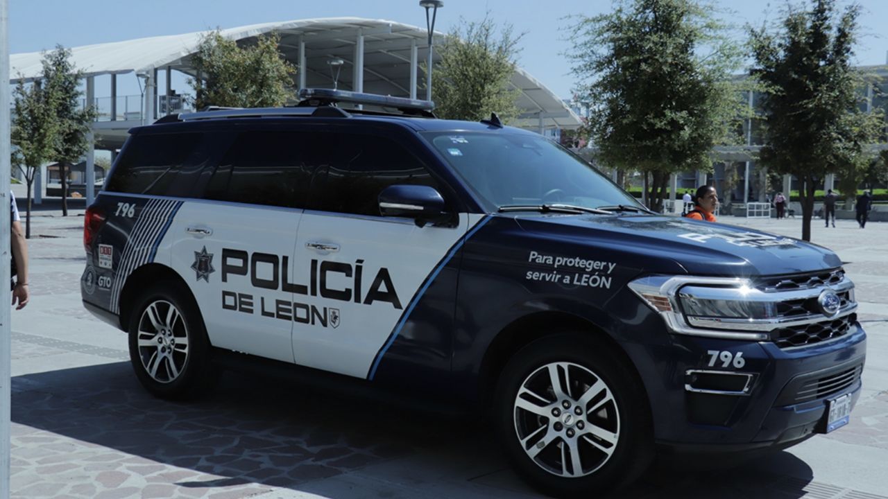 Le decían ‘El Mudo’: Hallan a hombre sin vida dentro de camioneta abandonada en León