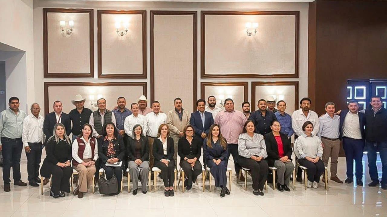 Presidentes municipales del sur de Sonora se reúnen para compartir experiencias de su administración