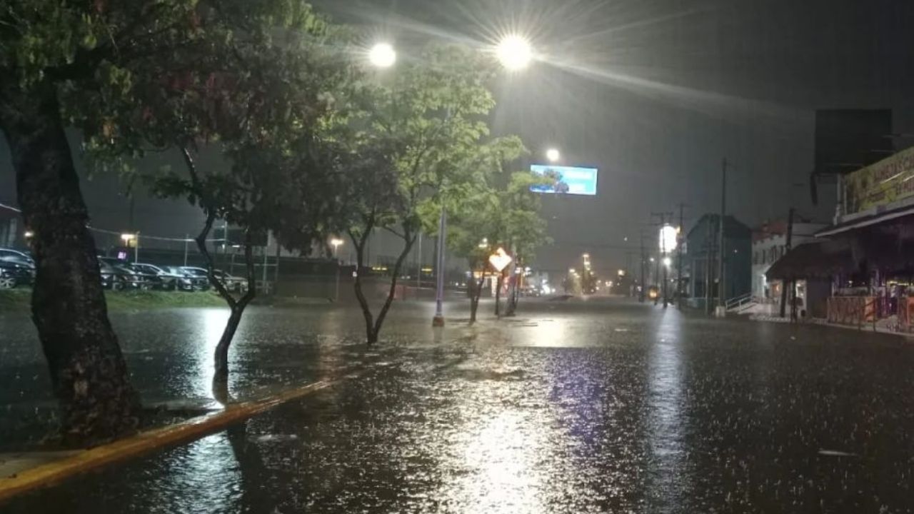 Clima HOY domingo 22 de febrero en la NOCHE: Se pronostican LLUVIAS FUERTES en estas regiones