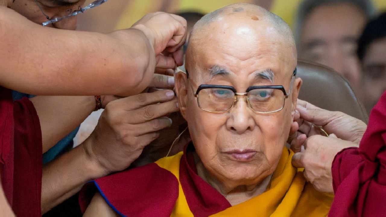 Más de 150 registros mencionan al Dalái Lama; su oficina niega relación con Jeffrey Epstein
