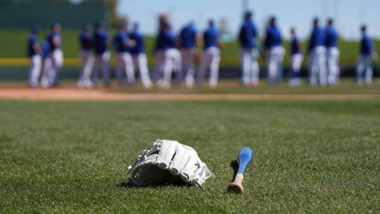 A sudar la camiseta: Jugadores de Grandes Ligas regresan a los campos de entrenamiento este martes