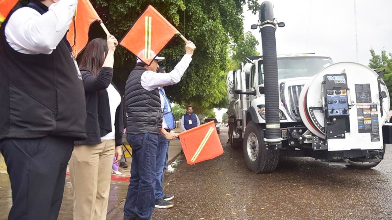 Invierten casi 31 mdp en dos camiones de desazolve para mejorar el drenaje de Ciudad Obregón