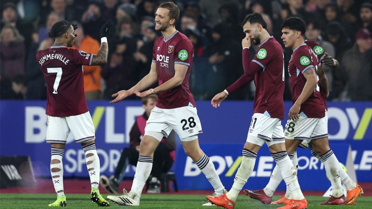 Manchester United tiene agónico empate con el West Ham y corta racha de victorias en la Premier League