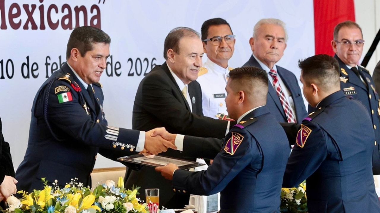 Encabeza gobernador Durazo conmemoración del 111 aniversario de la Fuerza Aérea Mexicana