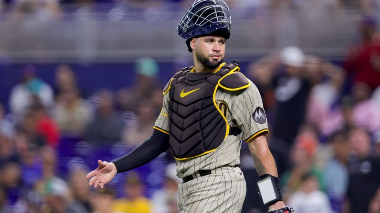 Los Brewers agregan profundidad a la receptoría; firman a Gary Sánchez por una campaña