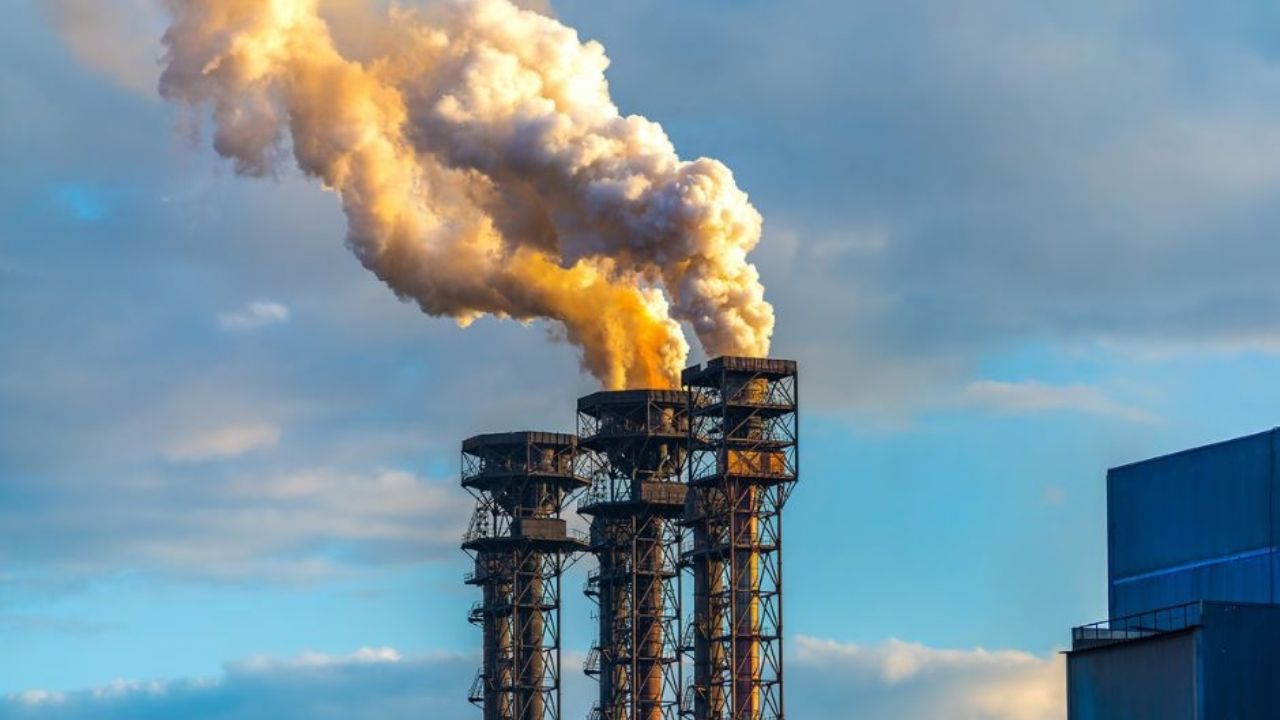 Trump revoca el ‘dictamen de peligro’ y pone fin a legislación climática en Estados Unidos